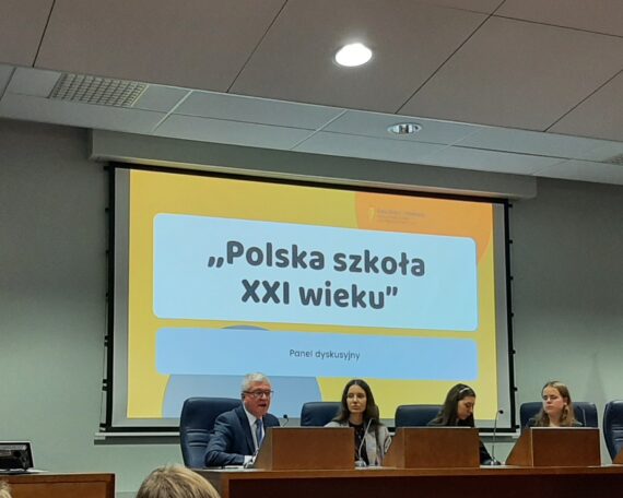 Konferencja z udziałem młodzieży