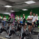 Na obrazku widać młodzież