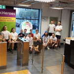 Na obrazku widać młodzież